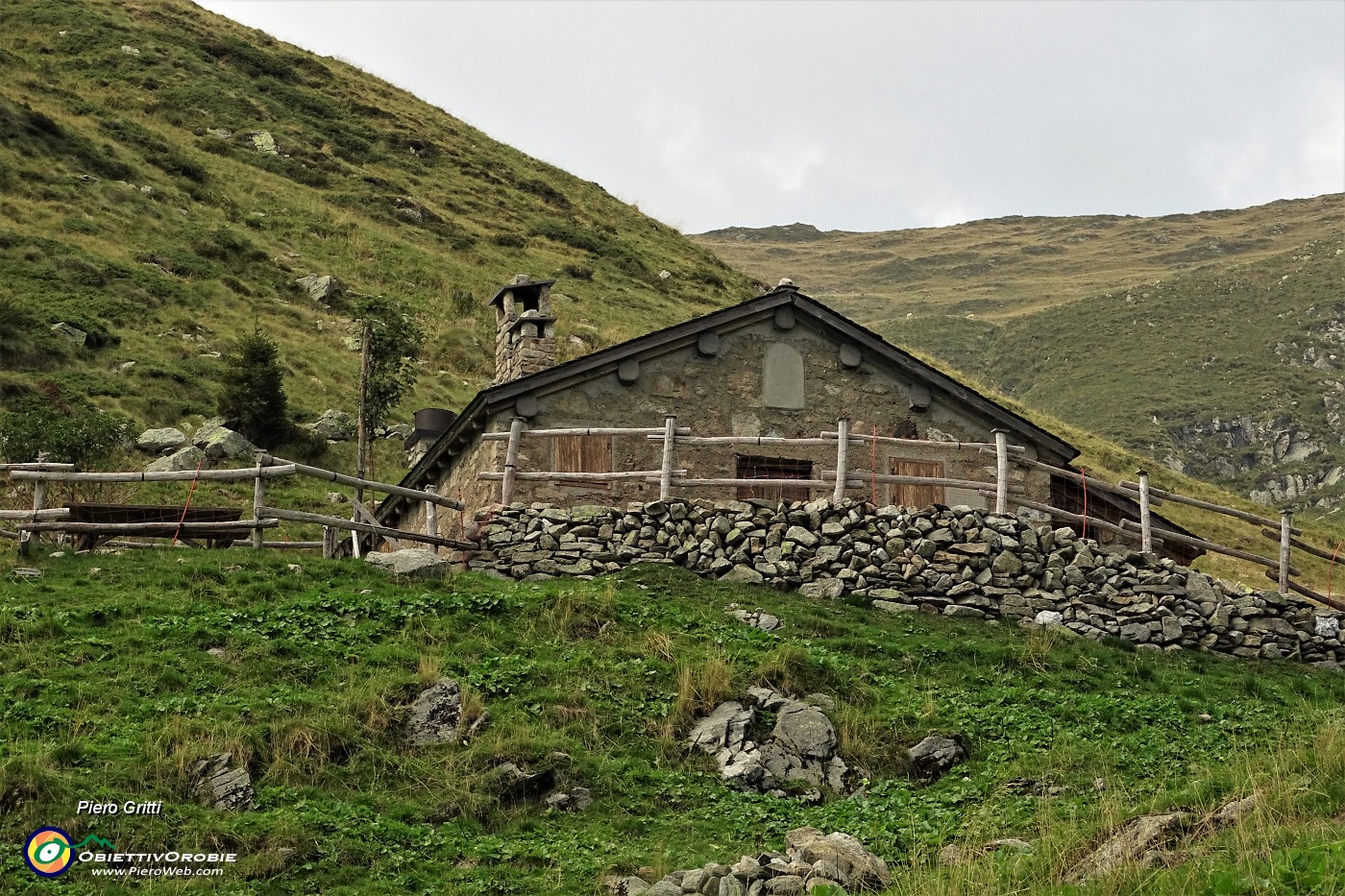 82  Baita Casinel di tri cami (1874 m.).JPG